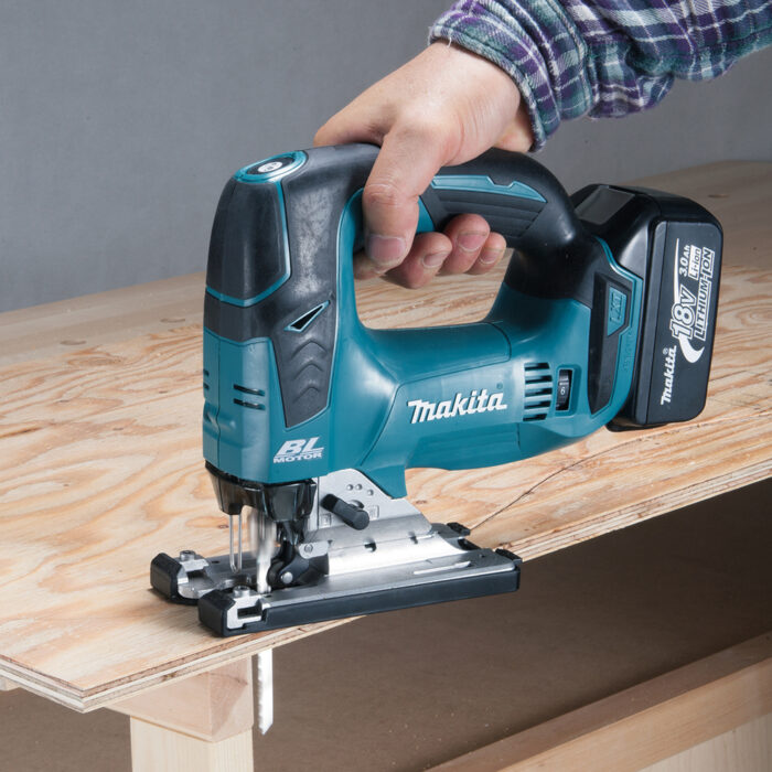 MAKITA AKUM. WYRZYNARKA 18 V DJV182RTJ - obrazek 2