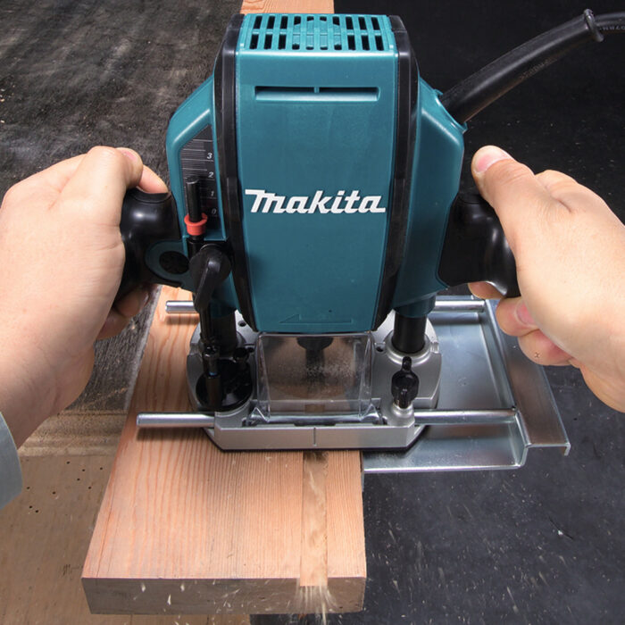 MAKITA FREZARKA GÓRNOWRZECIONOWA 900 W 8MM RP0900 - obrazek 2